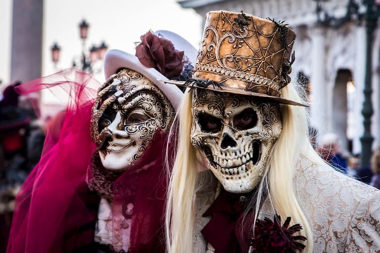 Máscaras, elegancia y destrampe, así es el Carnaval de Venecia