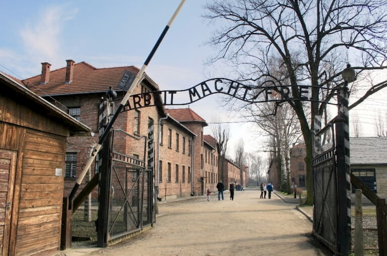 La entrada al campo de concentración de Auschwitz, en Polonia.